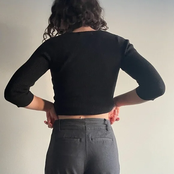 Black Ribbed Vneck - Picture 2 of 3